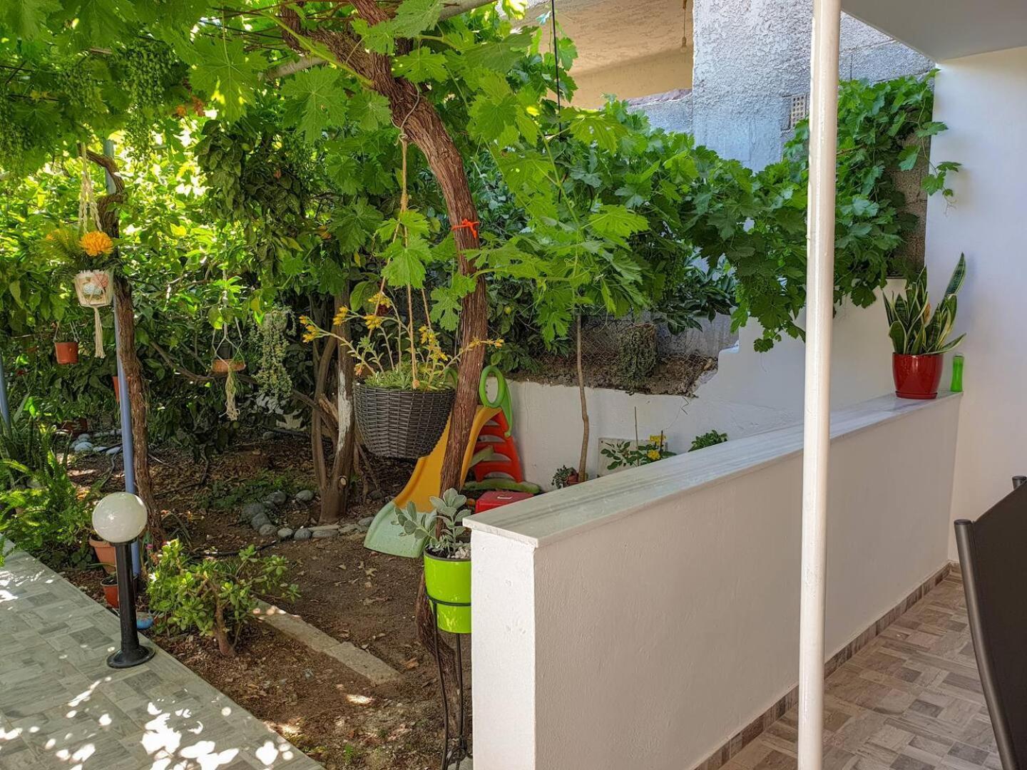 Maria'S House, With Garden Villa Каламаки Екстериор снимка